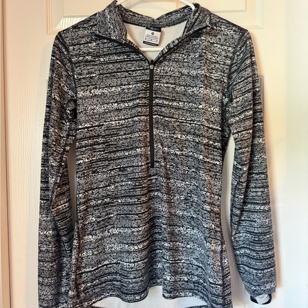 Nike Quarter-Zip pullover Size M